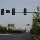 Lengan Tiang Lampu Lalu Lintas 30FT Untuk Menyeberangi Jenis Tiang Sinyal Lalu Lintas Jalan
